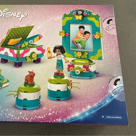 Avail Dec 4 LEGO Disney Encanto Mirabel’s Photo Frame & Jewelry Box 43239 | - Picture 6 of 8